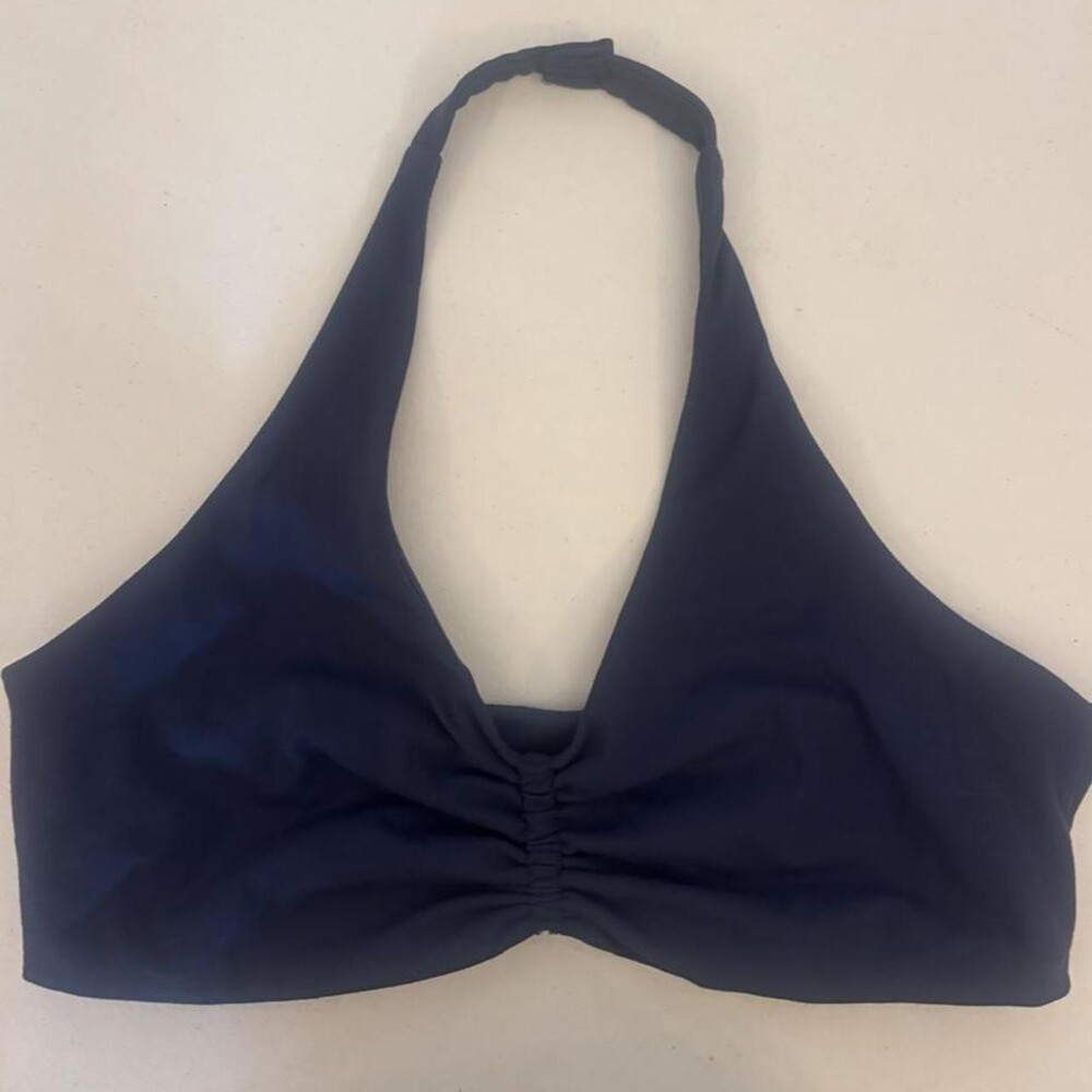 Navy blue halter sports bra with ruched detail #halter #ruched